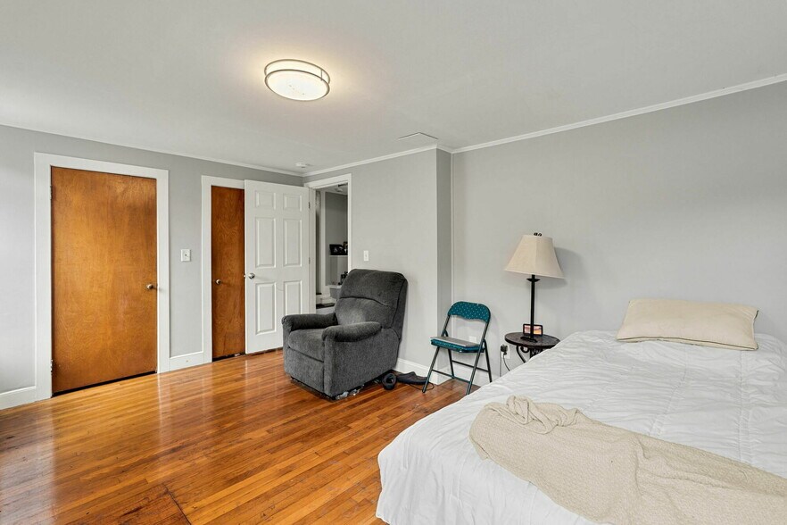 More Photos Of 72 Main St, Wareham Apartments For Sale