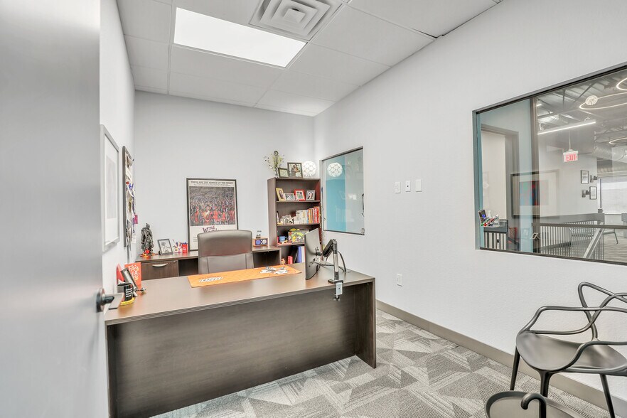 More Photos Of 1916 Avenue K, Plano Office For Sale