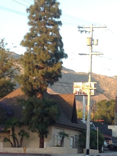 More Photos Of 7841 Foothill Blvd, Sunland Storefront Retail Residential For Lease