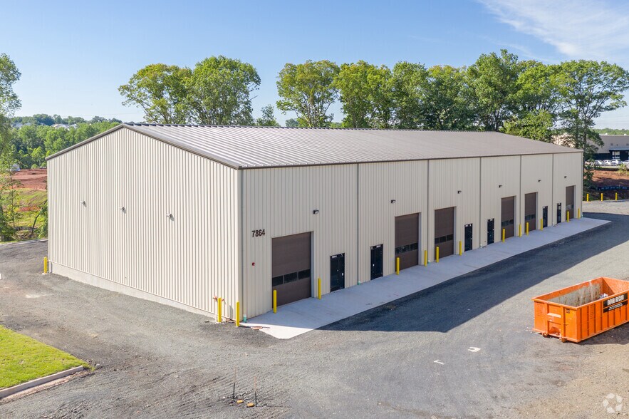More Photos Of 7860 7862 7864 Capital Ct, Manassas Park Warehouse For Lease