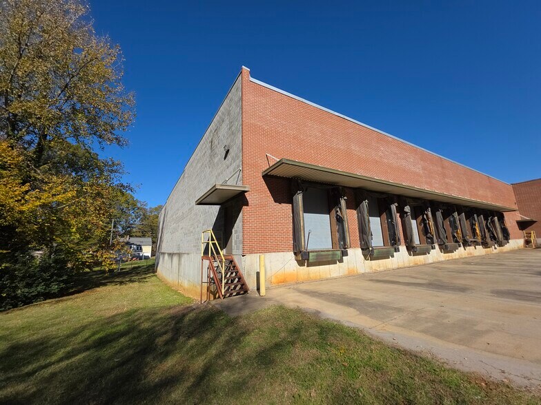 More Photos Of 600 S Railroad Ave, Kings Mountain Warehouse For Lease