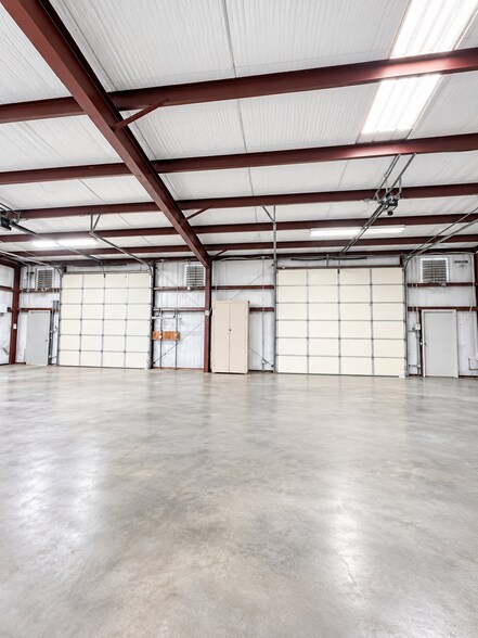 More Photos Of 1703 E Whaley St, Longview Warehouse For Sale