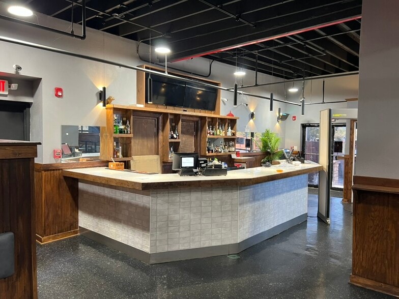 More Photos Of 2301 Crutchfield St, Chattanooga General Retail For Sale