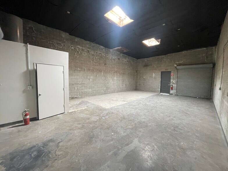More Photos Of 8931 National Blvd, Los Angeles Manufacturing For Lease