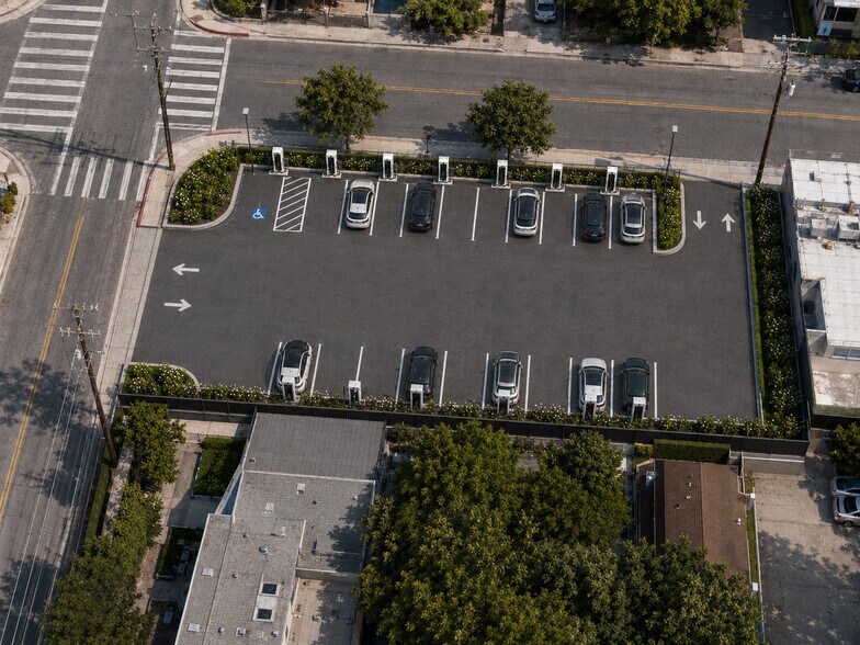 More Photos Of 1358 N Highland Ave, Los Angeles Land For Sale