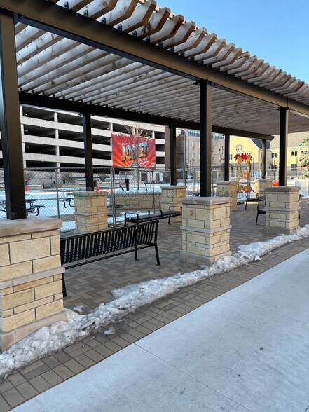 More Photos Of 5-25 E Van Buren St, Joliet Office For Lease