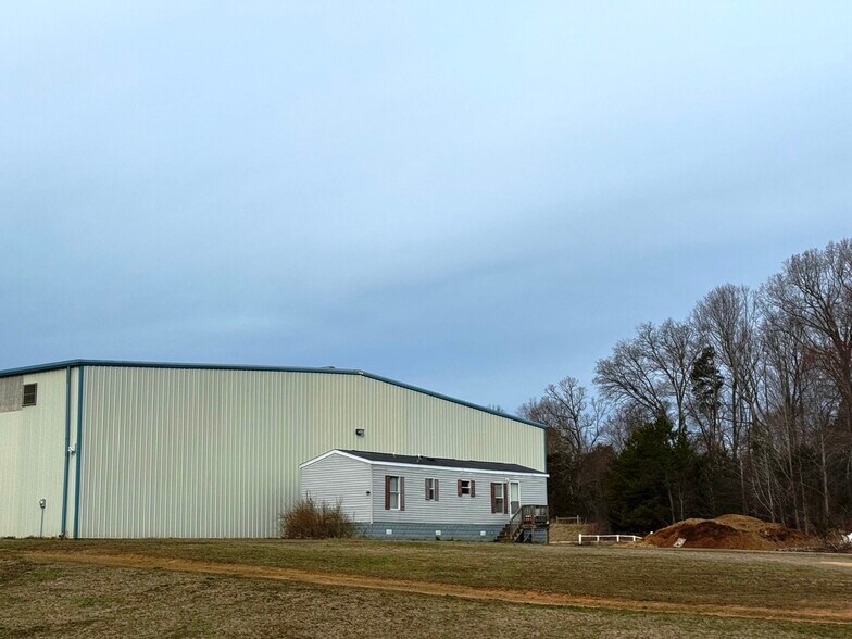 More Photos Of 12310 Gammon rd, Providence Horse Stables For Sale