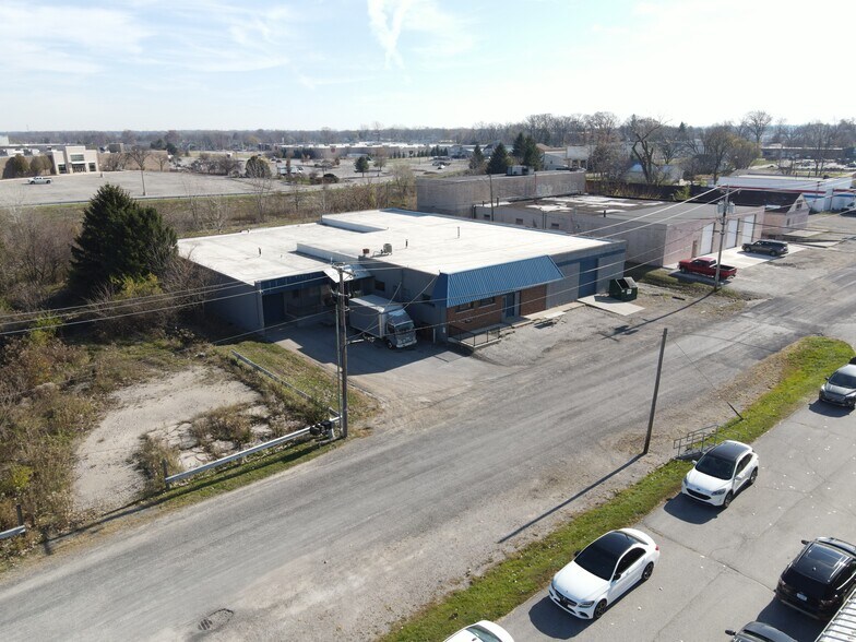 Primary Photo Of 3936 Mobile Ave, Fort Wayne Flex For Lease