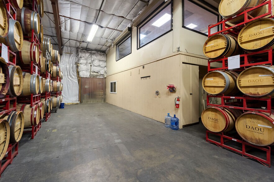 More Photos Of 1625 Commerce Way, Paso Robles Manufacturing For Lease