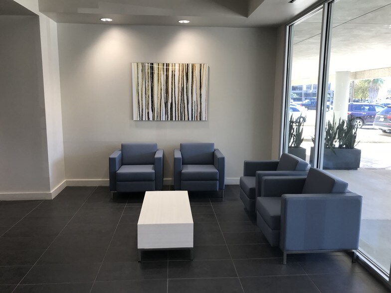 More Photos Of 8610 Broadway St, San Antonio Office For Lease