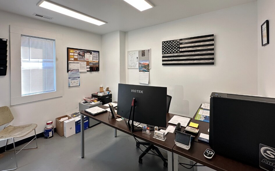 More Photos Of 620 A-620 D Valley Forge Rd, Hillsborough Flex For Lease