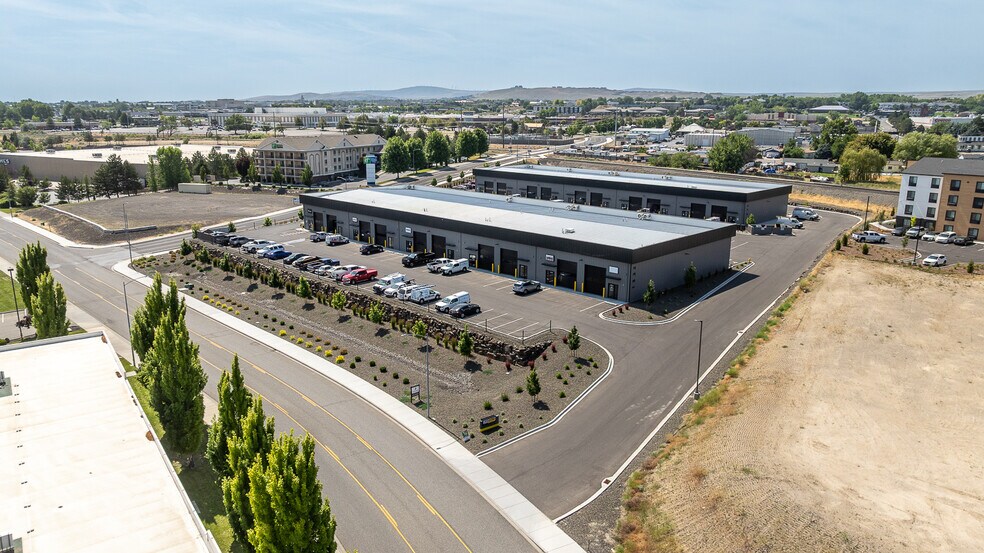 More Photos Of 1333 Tapteal Dr, Richland Warehouse For Lease