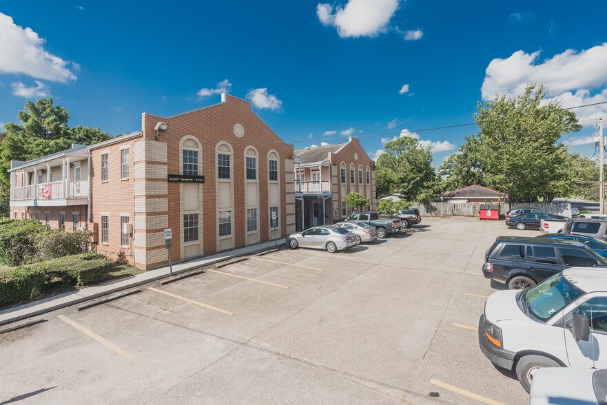 More Photos Of 2002 20th St, Kenner Office For Sale