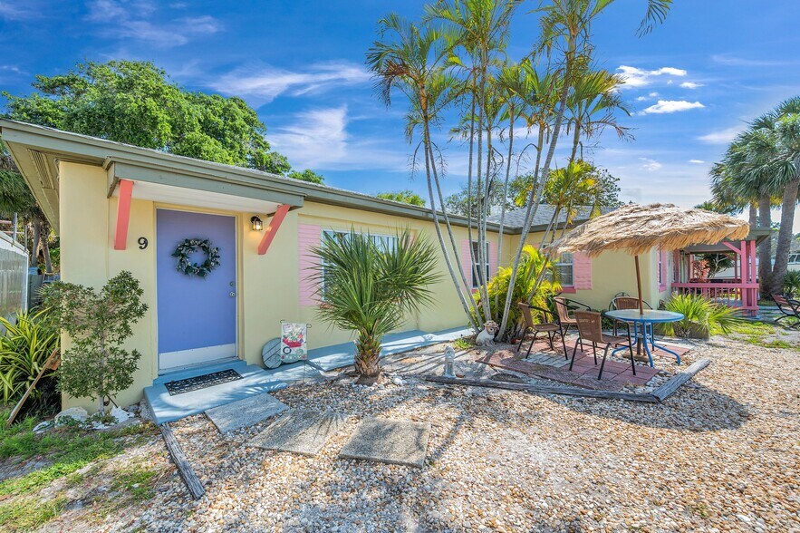 More Photos Of 1803 Gulf Blvd, Indian Rocks Beach Hotel For Sale