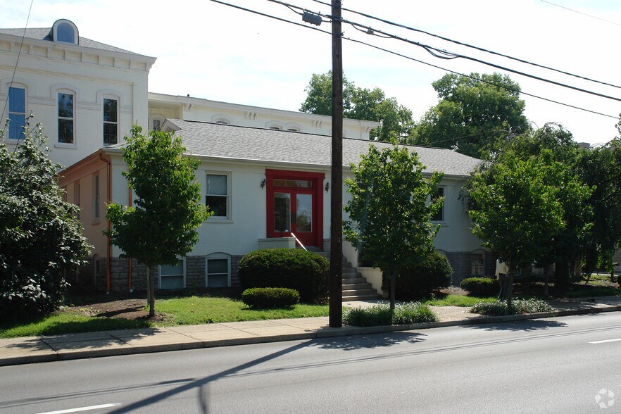 More Photos Of 380 S Mill St, Lexington Office For Lease