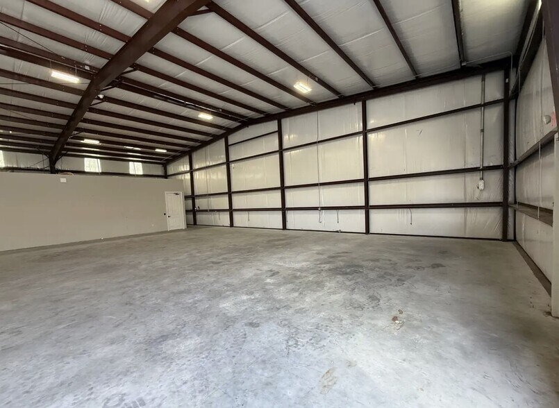 More Photos Of 445 W Eastbank Dr, Gonzales Industrial For Lease