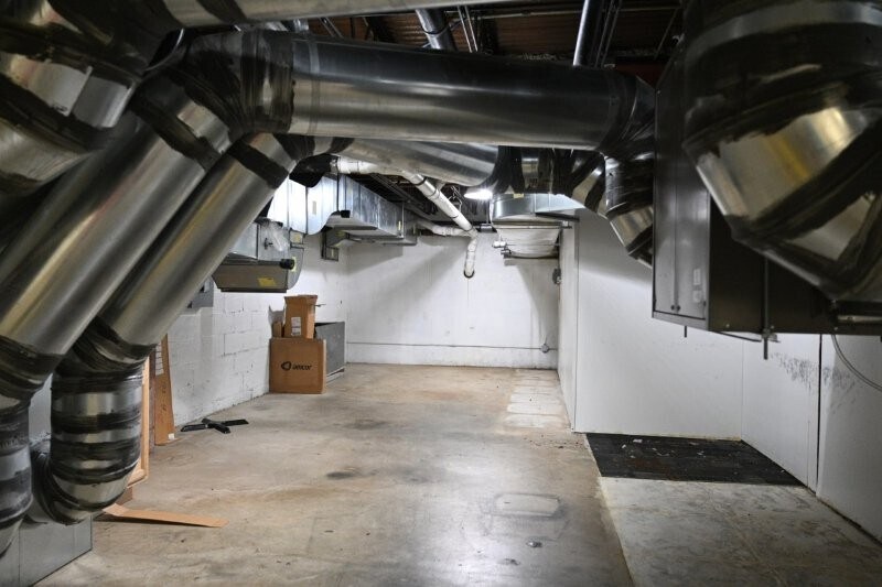 More Photos Of 517 S 4th St, Springfield General Retail For Sale