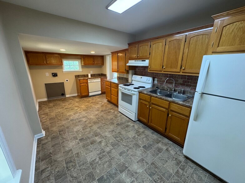 More Photos Of 321 W End Ave, McMinnville Office For Lease