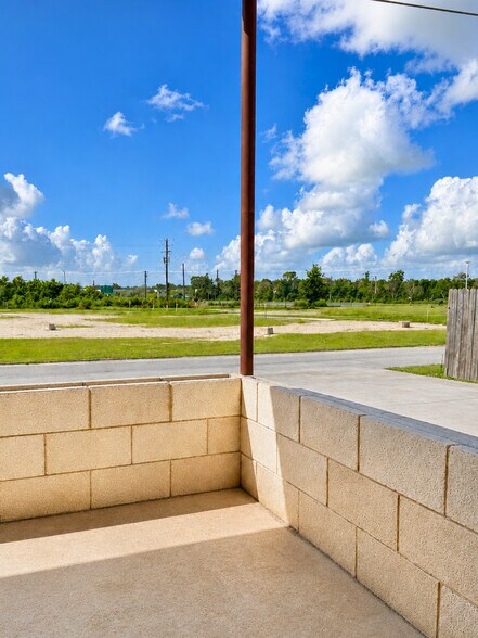 More Photos Of 1350-1360 State Highway 71, Bastrop Land For Lease
