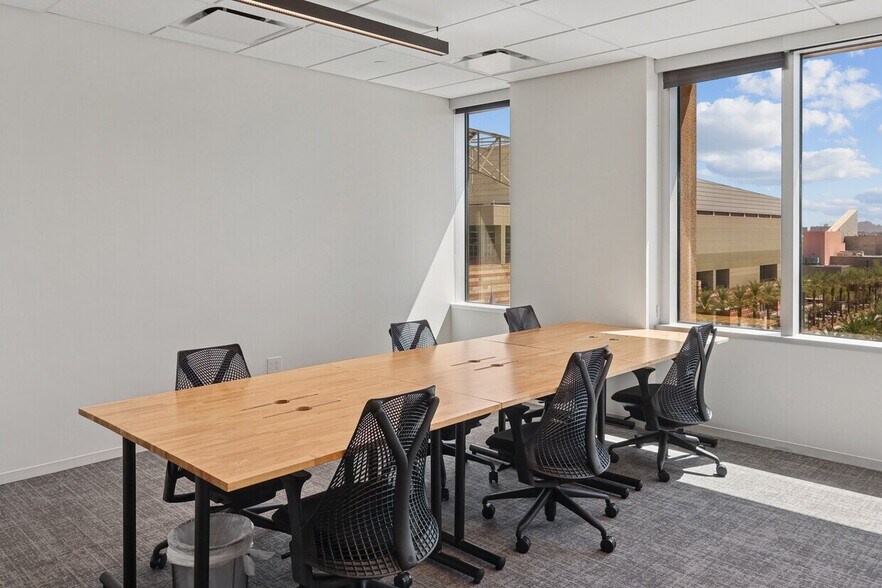 More Photos Of 200 W 41st St, New York Coworking Space