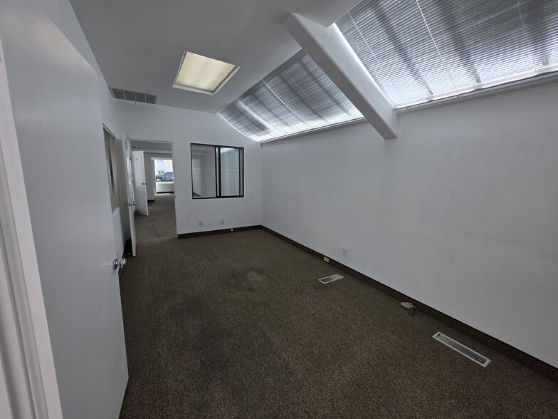 More Photos Of 431 S C St, Oxnard Medical For Sale