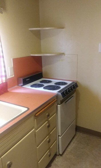 More Photos Of 1521 1st Ave NW, Great Falls Hotel For Sale