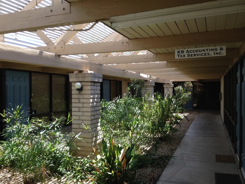 More Photos Of 12020 N 35th Ave, Phoenix Medical For Lease
