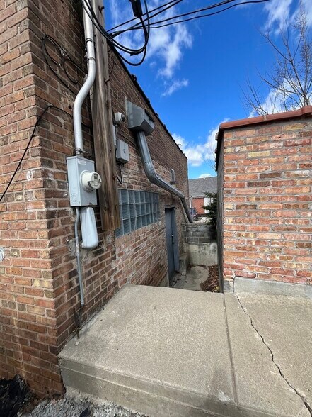 More Photos Of 10019 S Western Ave, Chicago General Retail For Sale
