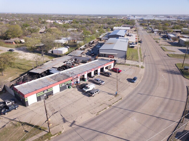 More Photos Of 700 S Cherry Ln, Fort Worth Auto Repair For Sale