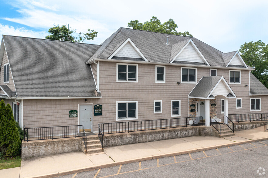 Primary Photo Of 170 Little East Neck Rd, West Babylon Medical For Lease