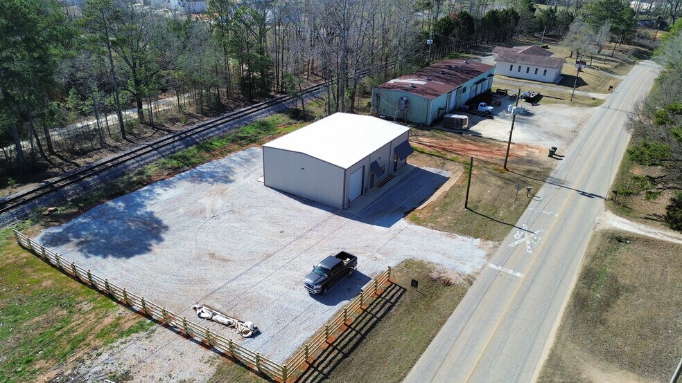 More Photos Of 2201 Executive Park Dr, Opelika Light Distribution For Lease