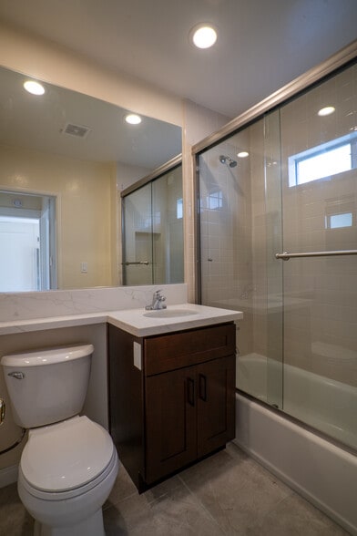More Photos Of 1111 Pine Ave, Long Beach Apartments For Sale