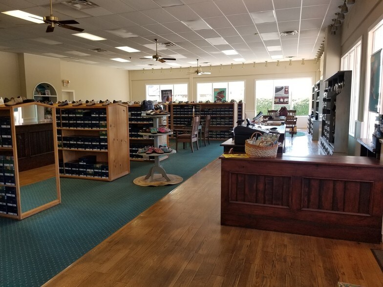 More Photos Of 10589 N Kings Hwy, Myrtle Beach Freestanding For Lease