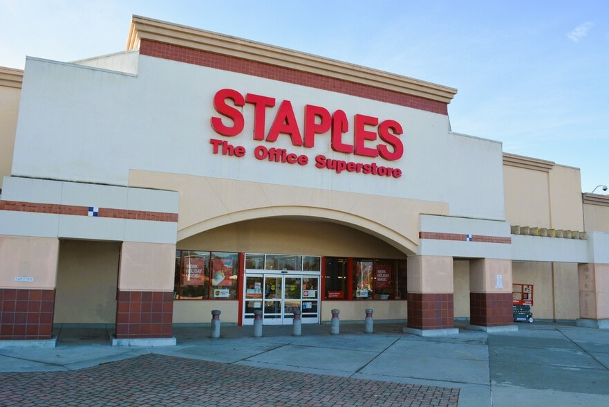 More Photos Of 1415-1465 Main St, Watsonville Unknown For Lease