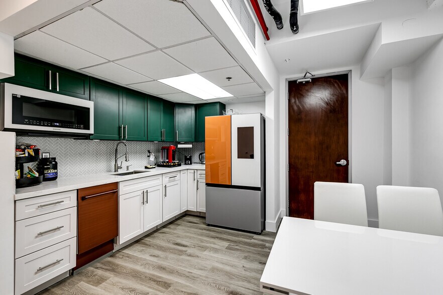 More Photos Of 14 NE 1st Ave, Miami Office For Lease