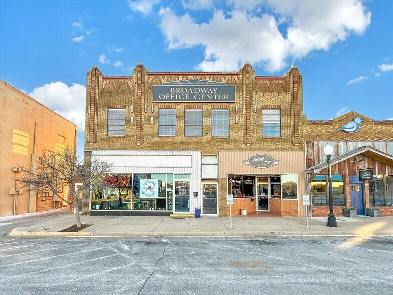 More Photos Of 114 W Broadway Ave, Elk City Storefront For Sale