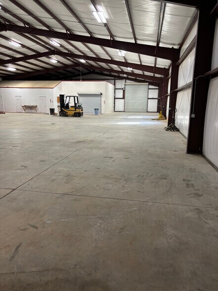 More Photos Of 725 W Highway 25 70, Dandridge Industrial For Sale