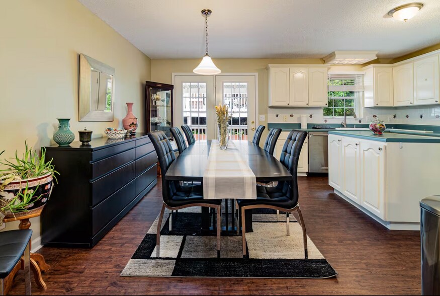 More Photos Of 84-86 Benson Rd, Travelers Rest Specialty For Sale