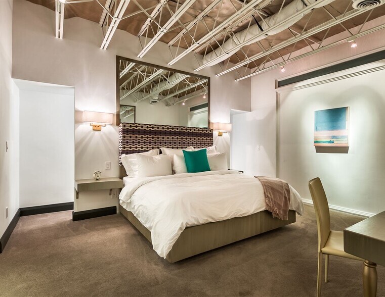 More Photos Of 213 Printers Aly, Nashville General Retail For Sale