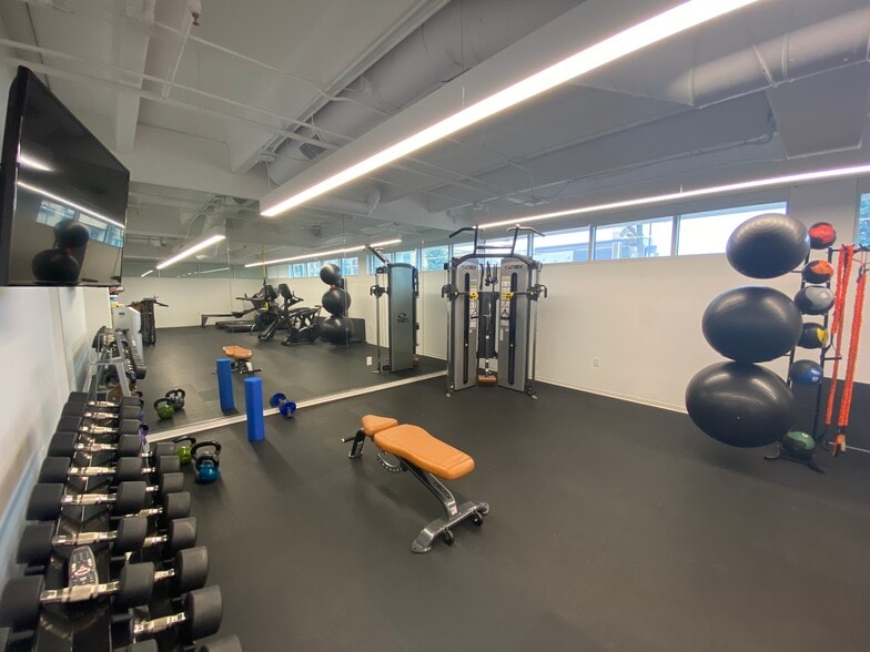 More Photos Of 400 S Broadway, Denver Office For Lease