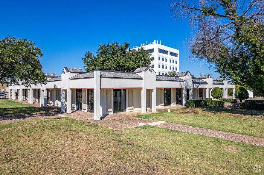 More Photos Of 2117-2121 W Airport Fwy, Irving Office For Lease
