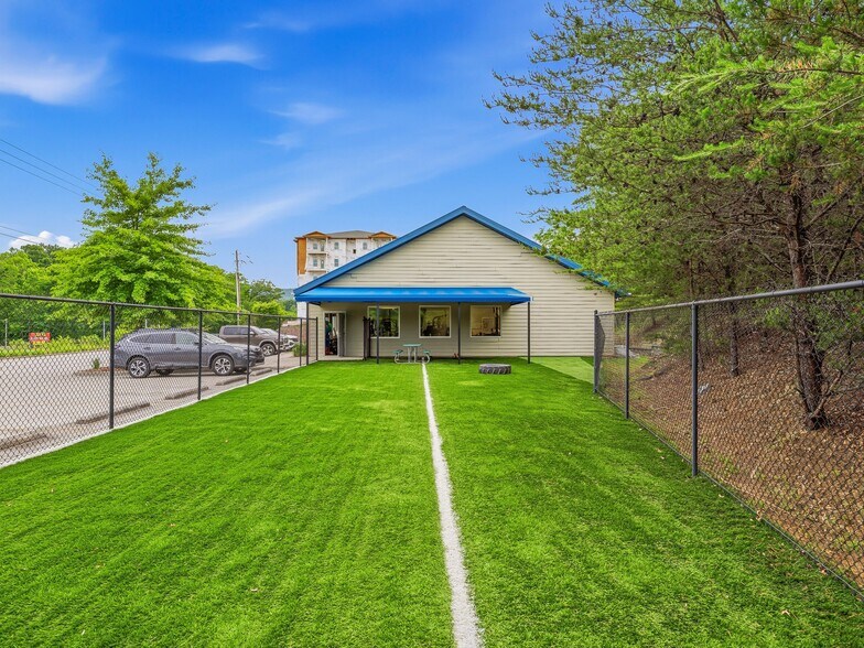 More Photos Of 149 New Leicester Hwy, Asheville Office For Sale
