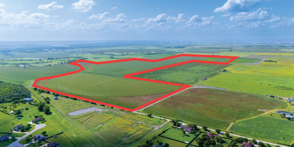 More Photos Of 1543 County Road 6710, Lytle Land For Sale