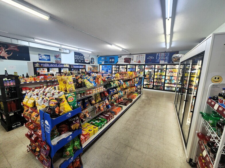 More Photos Of 2555 S Lachance Rd, Lake City Convenience Store For Sale