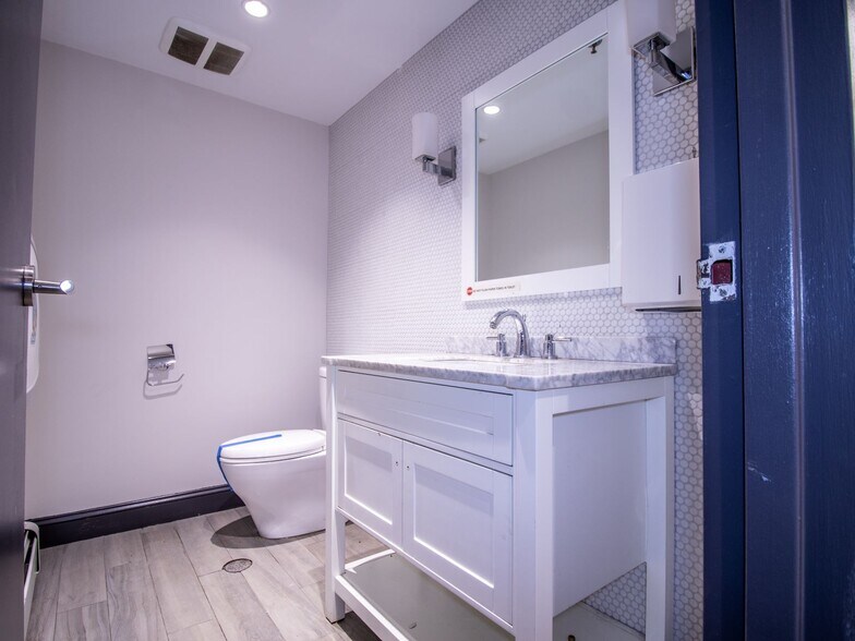 More Photos Of 83 Broad Ave, Fairview Warehouse For Lease