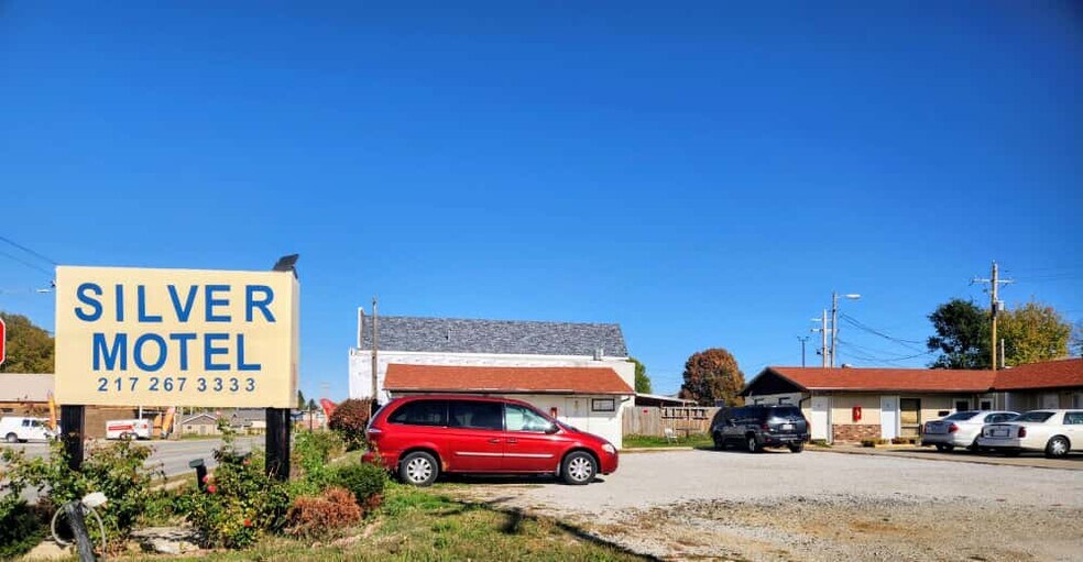 More Photos Of 317 S State St, Westville Hotel For Sale