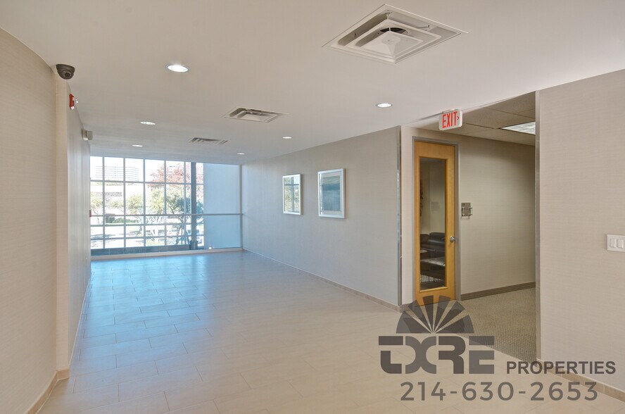 More Photos Of 300 Decker Dr, Irving Office For Lease