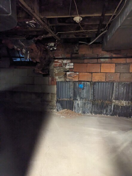 More Photos Of 485-487 Front St, Berea Office Residential For Sale