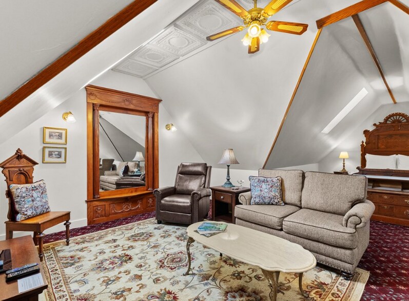 More Photos Of 908 Michigan St, Sturgeon Bay Hospitality For Sale
