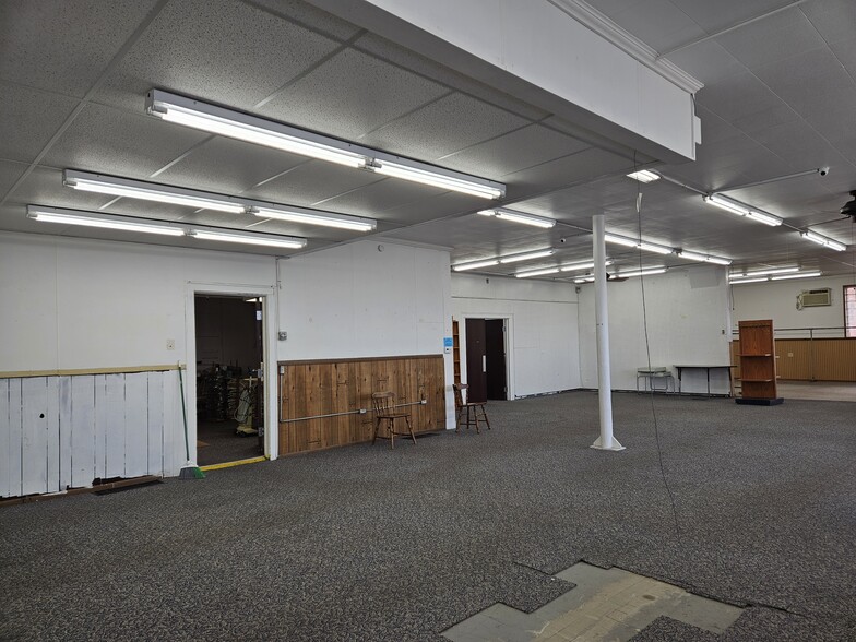 More Photos Of 408 Columbus Ave, Bay City Freestanding For Sale